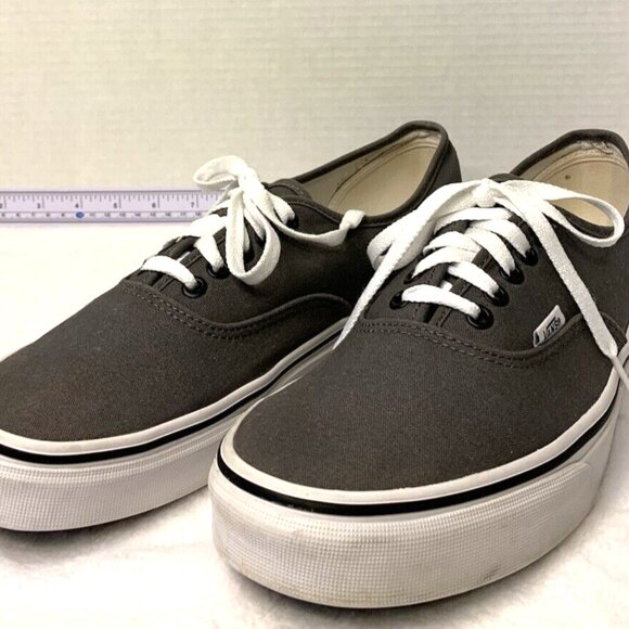 VANS Authentic Men's Size 10.5/W 12 Gray Canvas Low Top Skate Shoes Sneakers - Picture 2 of 7